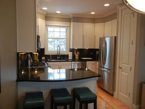 All stainless steel appliances, granite countertops