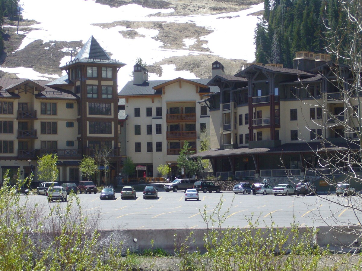 The Village at Palisades Tahoe 2 Bedroom, 2 Bath, Condo for Rent