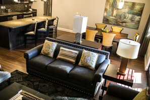 2B Presidential Living Area
