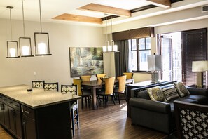 2B Presidential Kitchen Island, Dining Room, Living Room, Spacious!