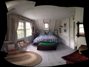 Fisheye of upstairs kind bedroom.