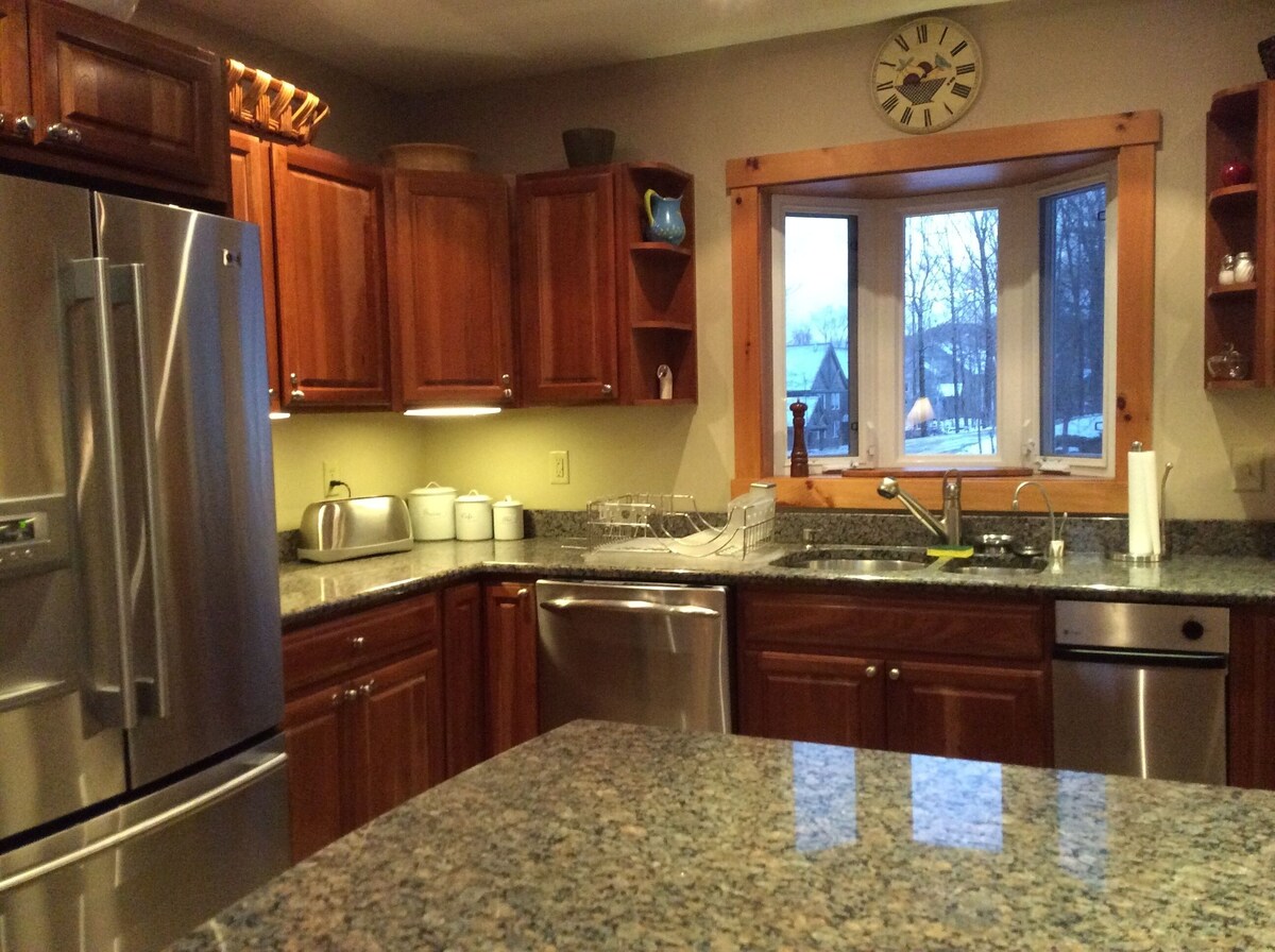 Jay Peak 5 Bed Townhome Ski-on Ski-off