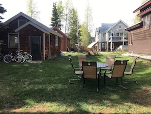 Backyard with swing and furniture (Shared yard with vacation rental guest house)