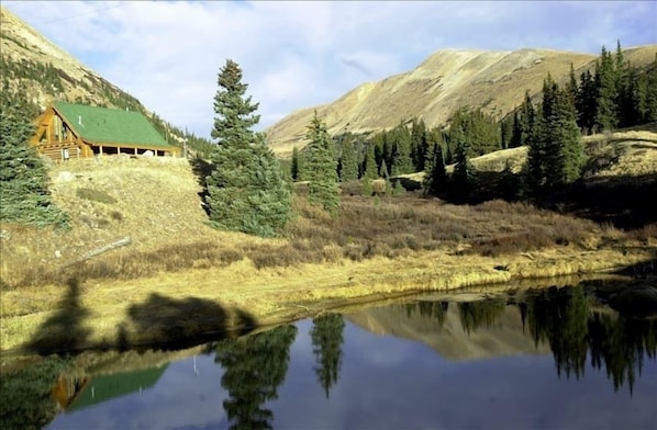 Welcome to Mountain Creek Lodge!   A True Rocky Mountain Escape!