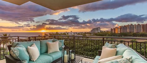 Amazing sunsets from the lanai of your luxury 3 bedroom villa!