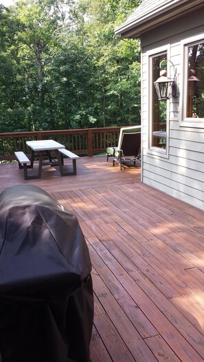 Side Deck with Grill