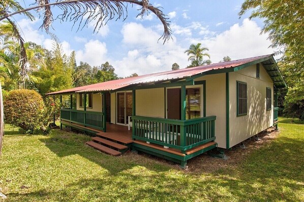 Front of Mama J's Tropical House