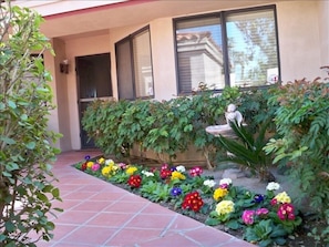 Beautiful Front Courtyard Entry to your vacation home.