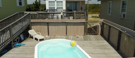 Enjoy Pool & Oceanfront!