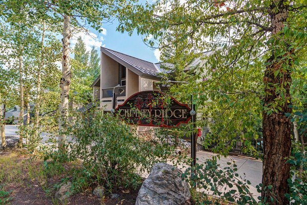 Chimney Ridge is a group of 18 town homes located close to the Snowflake lift.