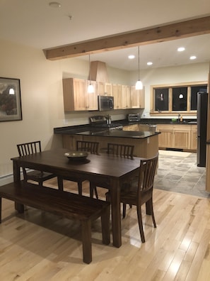 Kitchen / dining