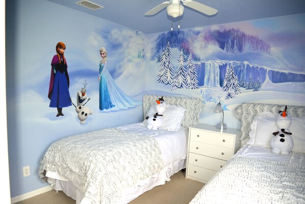 Frozen bedroom. Disney+ and Cable-TV. Built-in closet