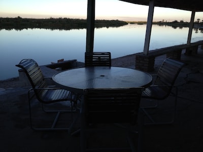 A orillas del río Casa En Baja Norte