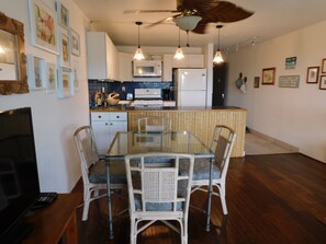 Our fully-equipped kitchen/dining area ... 