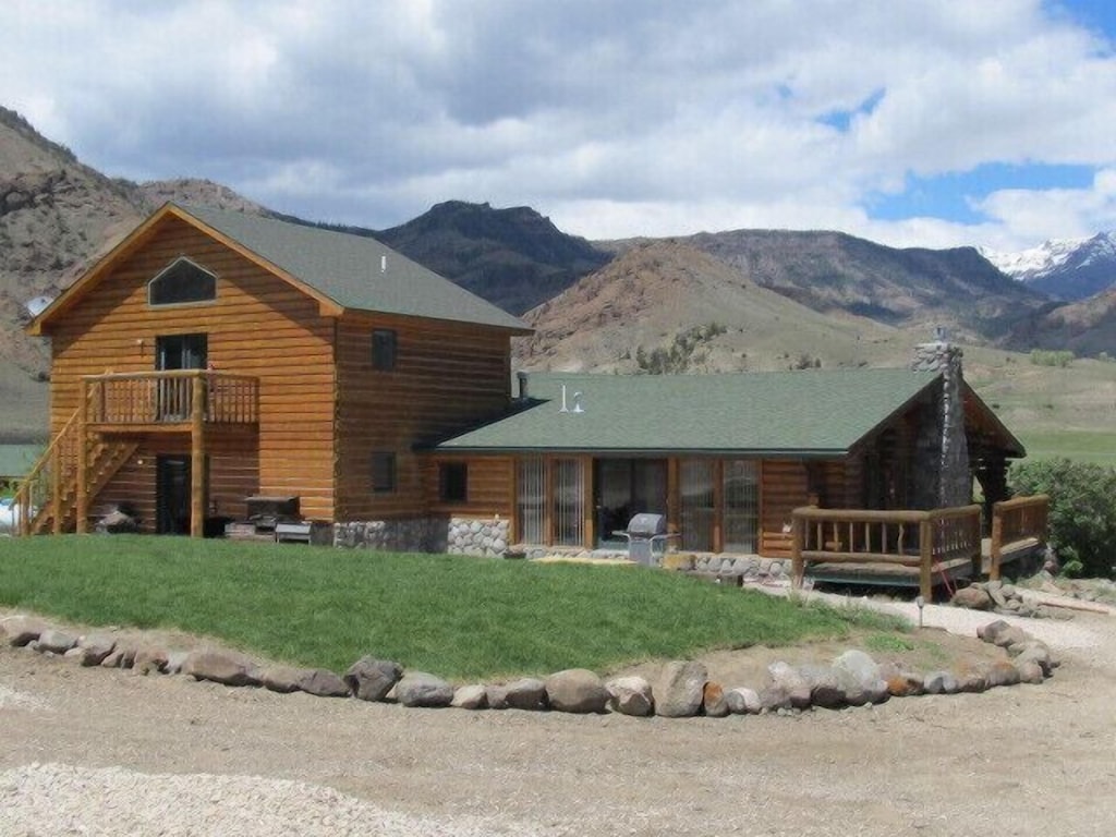 Mountain View Resort Mountain Views Close To Yellowstone Wapiti Mountain View Resort Mountain Views Close To Yellowstone Wapiti