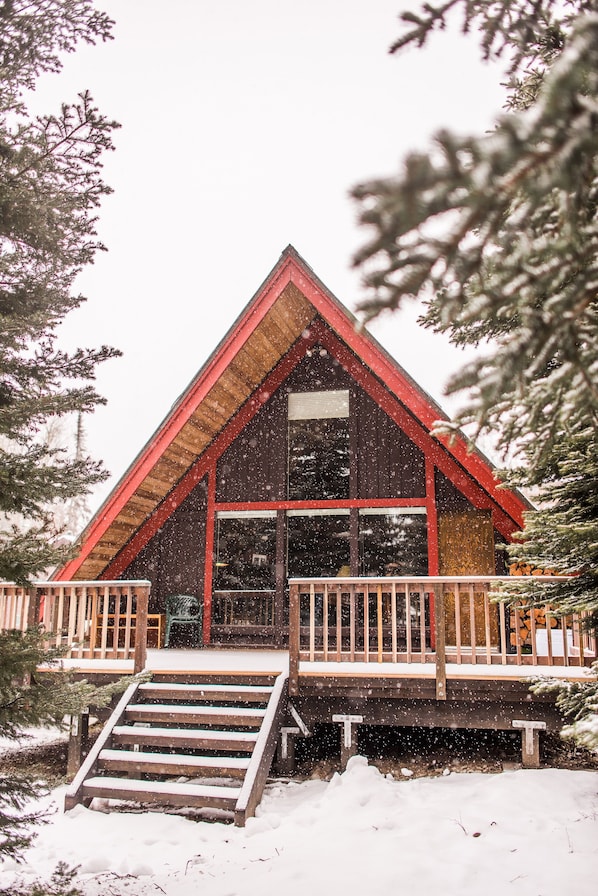 Front view of cabin. Let it snow!