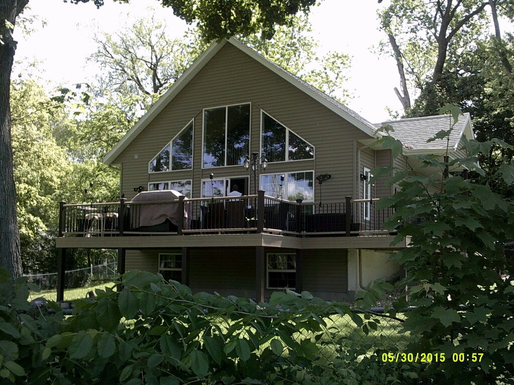 Lovely Home With Lake Views Delavan Lake