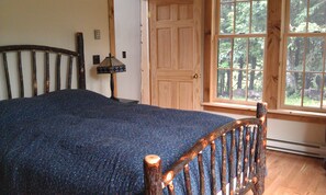 3rd Downstairs Bedroom - Queen size bed with in-suite bath.