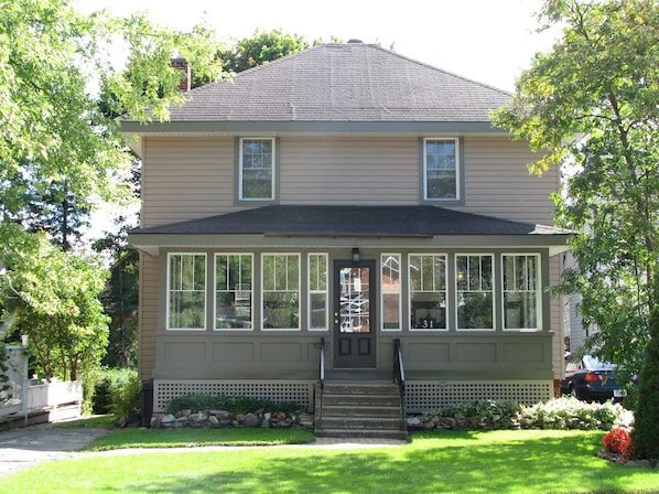 Street view house front