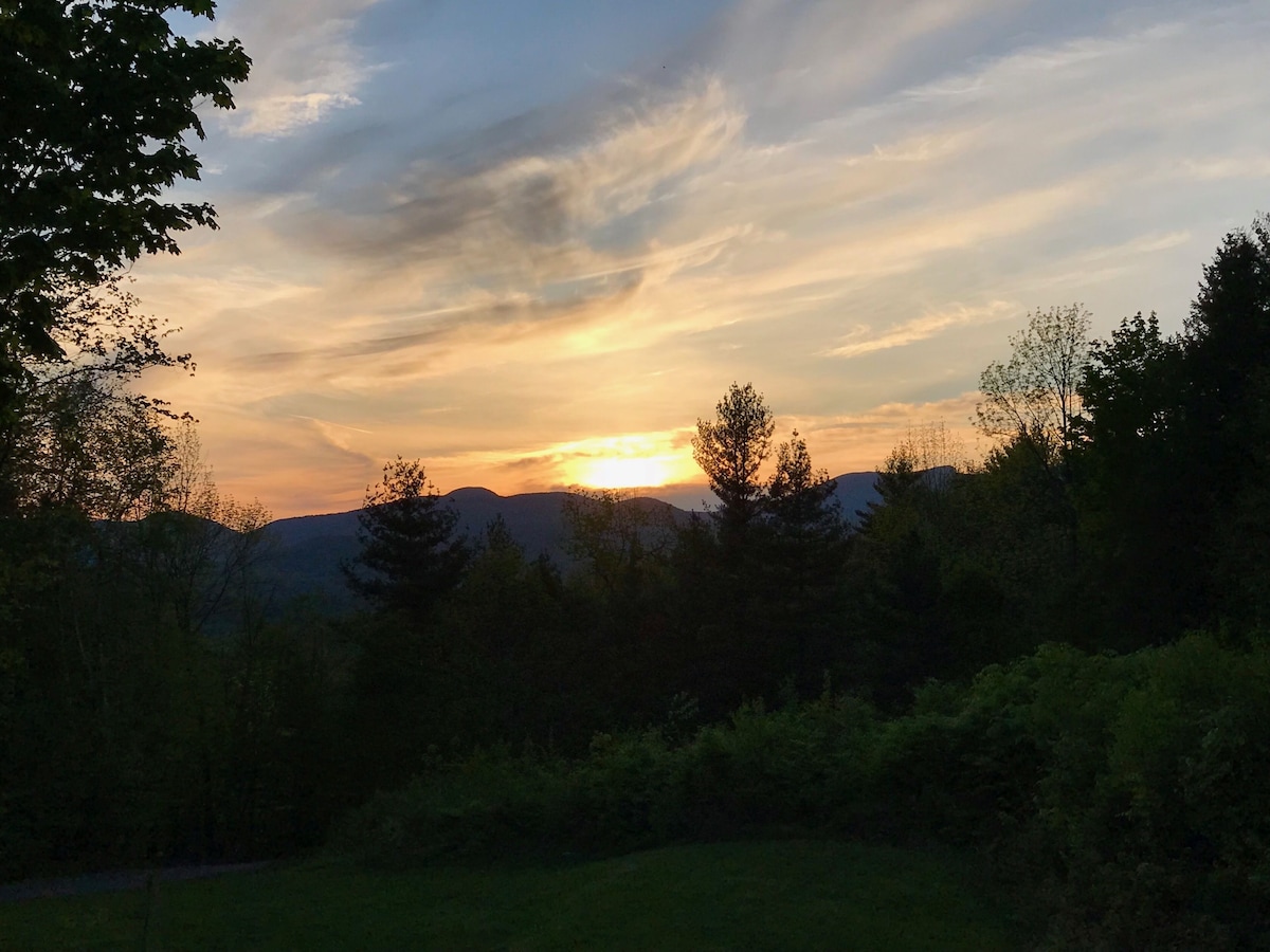New! EPIC Vacation Getaway In Stowe