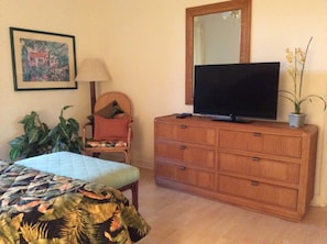 Nice sized TV in the master. Plenty of storage.
