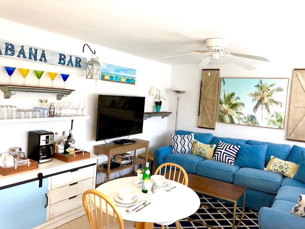 Fifth Avenue Beach Club, Naples holiday homes: apartments & more