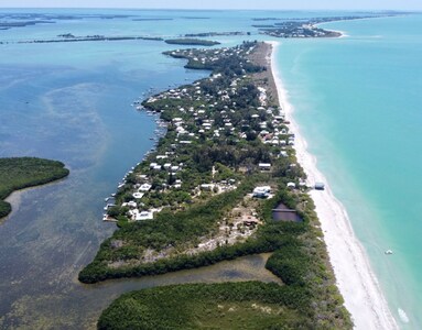 An island like no other....stunning beach & bay access for fishing, swimming etc