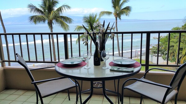 LIVING AREA LANAI