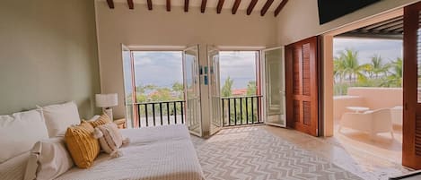 Ocean view Master bedroom with 2 private terraces 