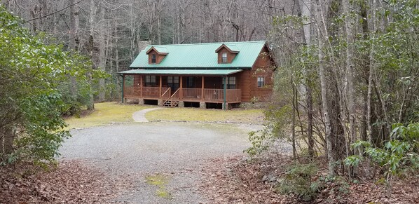 A "GEM" in the Forest Log Cabin Vacation Rental