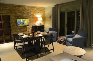 Comfort and convenience in the Telluride Mountain Village core.