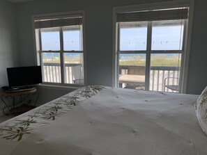 TV in Master bedroom - again - beach view