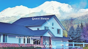 Guest House in Fall/Winter

Showing private side-entrance access 