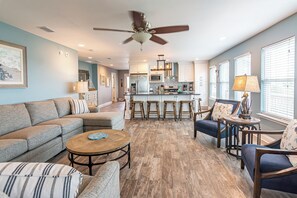 Large Great Room!