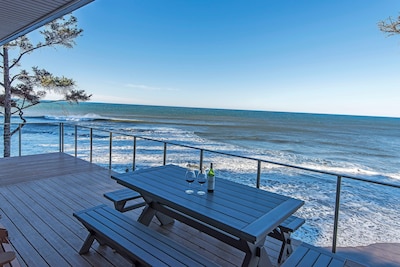 6 BDRM OCEAN FRONT WITH AMAZING VIEWS, HOT TUB, WIFI Sleeps 16, beach access