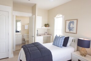 Twin Bedroom and Bath