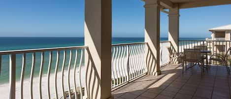 Large Balcony with Spectacular View