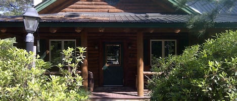 Chocorua River Lodge
