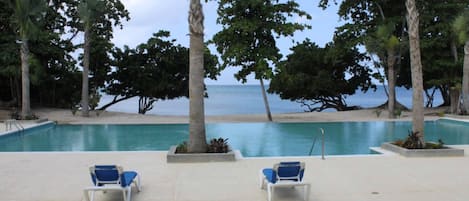 Infinity Pool overlooking the beach