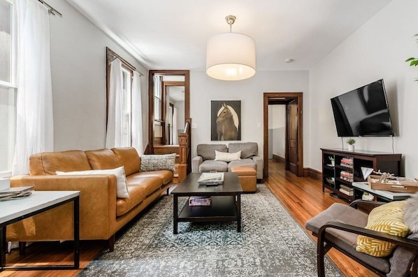 This comfy, 1600 sqft apartment is a quiet escape in the city and a quick Uber to the Short North. Located on N. 4th St. N of 17th St. near I-71 & 670.