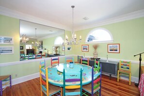 CUSTOM HAND PAINTED ROUND TABLE SEATS 12