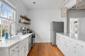 The Charleston | Southern Ease, Contemporary Flair