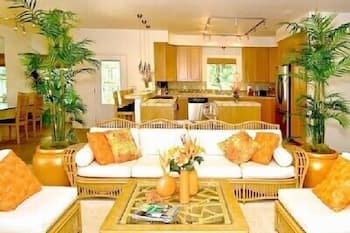 Beautiful 3 Bed Home in the Wailua Rise Estates, TVNC 1079, 377/night for four