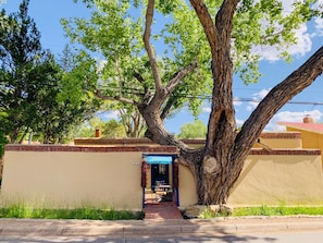 Front/street view of home