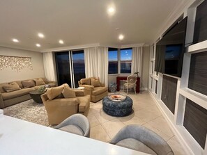 Large Henredon club chairs swivel for watching TV or socializing! 