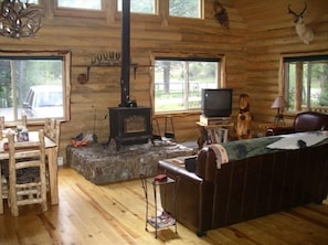Enjoy the canyon views with a cozy fire (firewood provided)