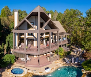 Nestled away in a gorgeous private cove, this is the perfect getaway house