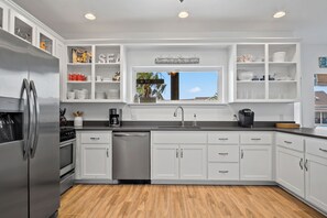 Gourmet kitchen 