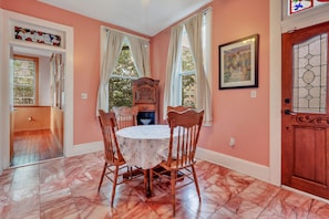 Breakfast Room