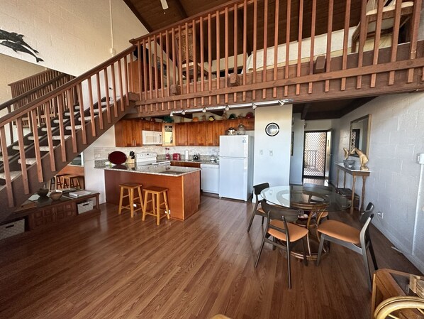 Fully equip condo 